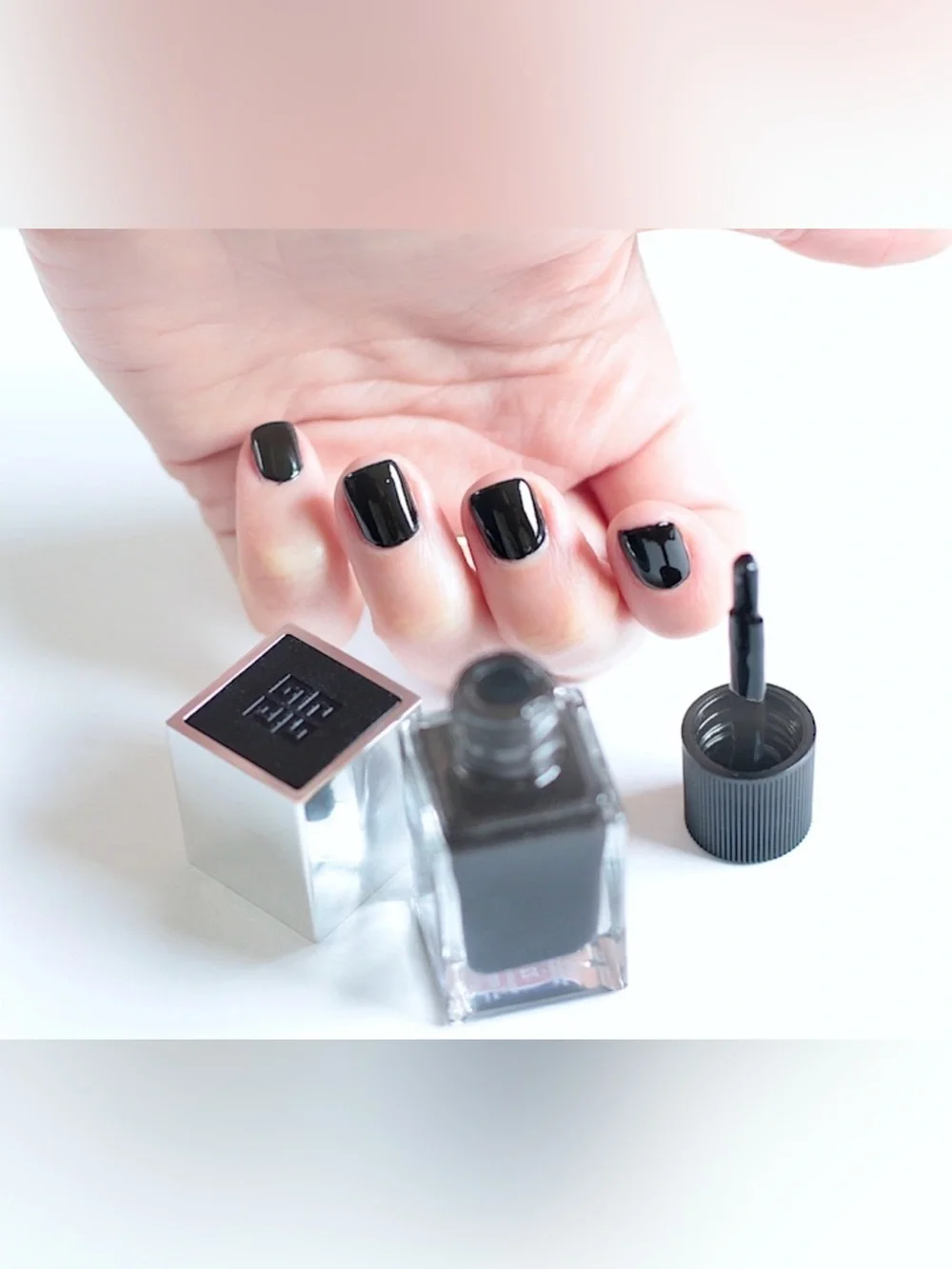 Givenchy Le Vernis Nail Lacquer #22 Noir Satin